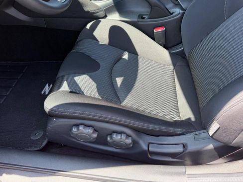 Used 2025 Nissan Z Sport w/ Floor Mat Package RWD image 18