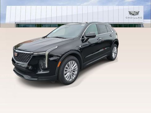 Certified 2024 Cadillac XT4 Luxury w/ Cold Weather Package image 4
