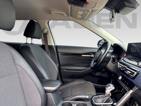 Used 2023 Kia Seltos S w/ Navigation Package FWD image 9