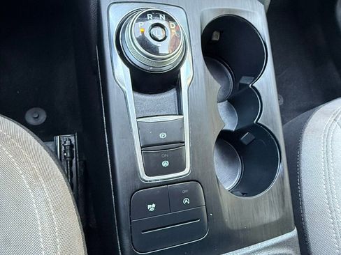 Used 2020 Ford Escape SE image 40