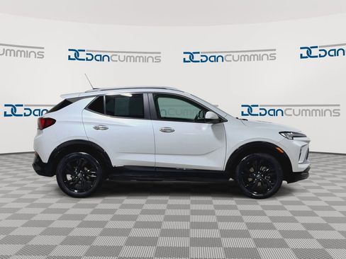 Used 2024 Buick Encore GX Sport Touring AWD/4WD image 9