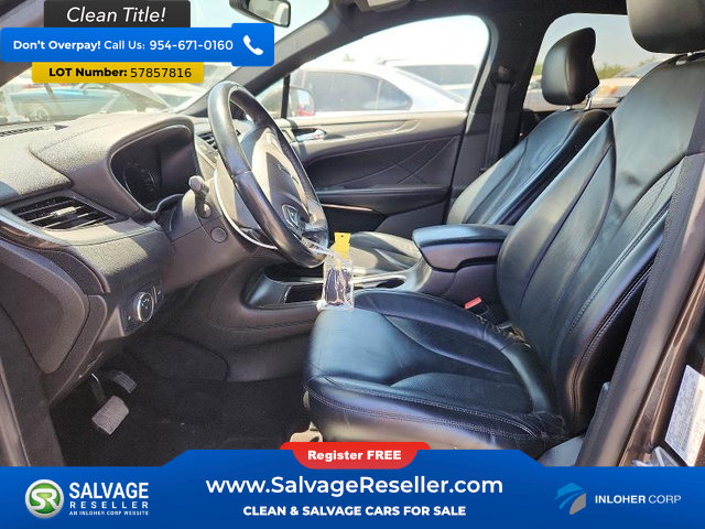 Used 2017 Lincoln MKC Select w/ Select Plus Package FWD image 9