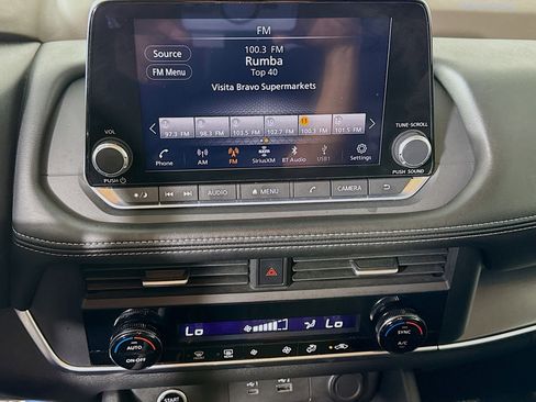 Used 2023 Nissan Rogue SV image 18