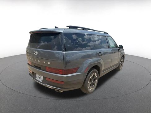Used 2026 Hyundai Santa Fe SEL FWD image 4