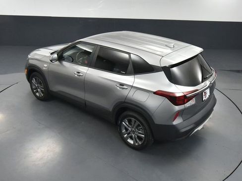 Used 2021 Kia Seltos LX image 49