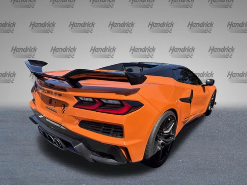 Used 2024 Chevrolet Corvette Z06 w/ Z07 Performance Package image 9