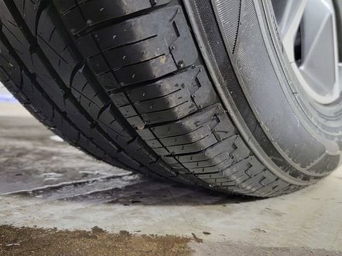 Used 2022 Chevrolet Silverado 1500 LT AWD/4WD image 11