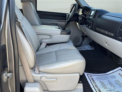 Used 2008 Chevrolet Silverado 1500 LT w/ EZ-Lift Tailgate Package image 17