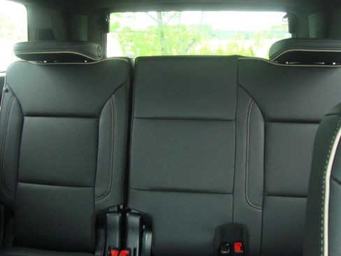 Certified 2025 GMC Yukon XL Elevation w/ Elevation Premium Package AWD/4WD image 25