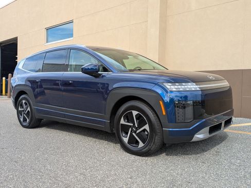 New 2026 Hyundai Ioniq 9 SE image 2