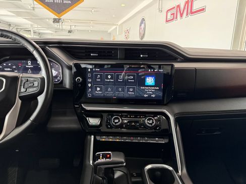 Used 2023 GMC Sierra 1500 Denali AWD/4WD image 19