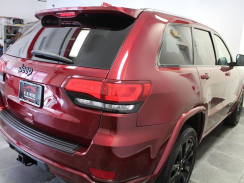 Used 2021 Jeep Grand Cherokee Laredo X image 6