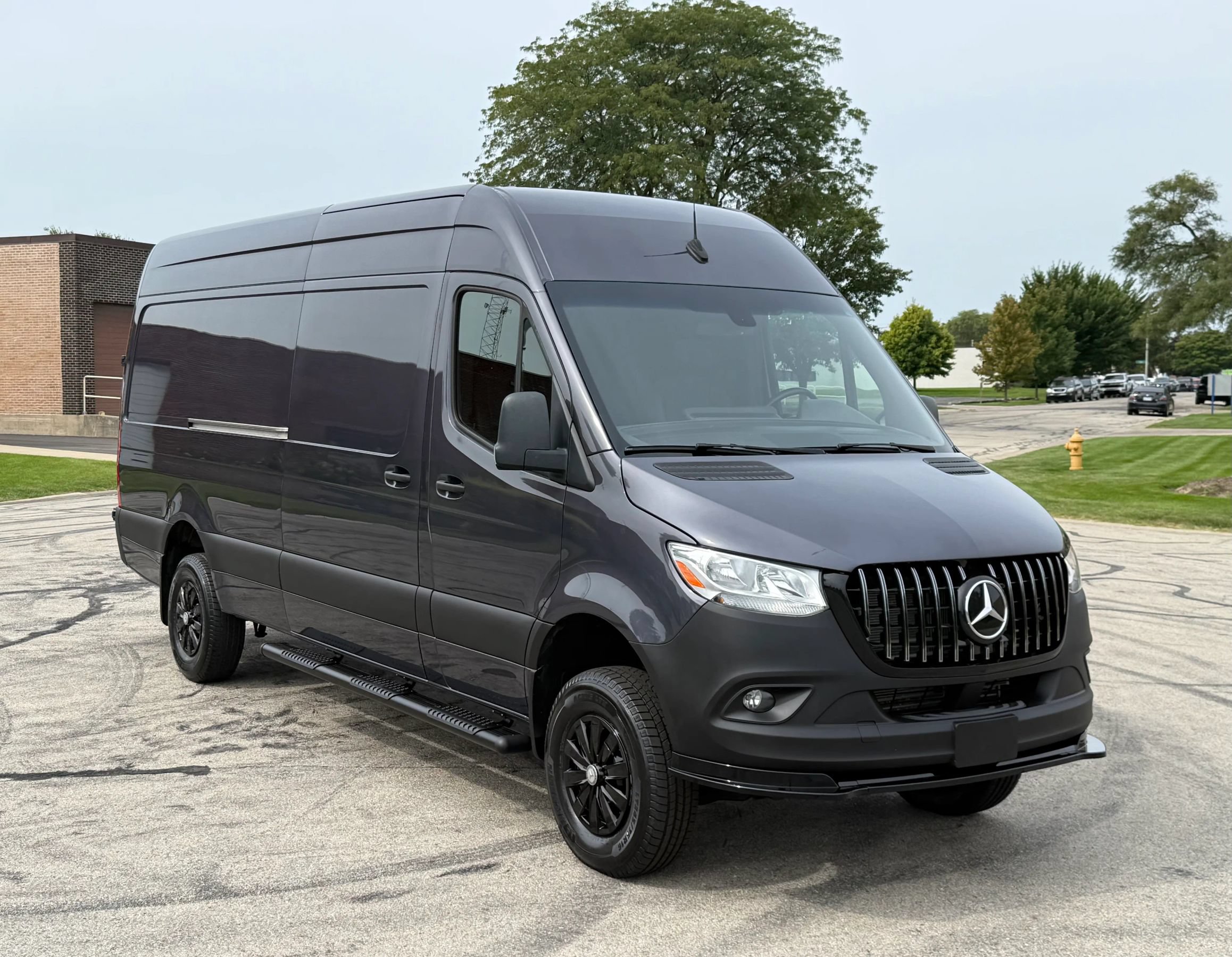 Used 2021 Freightliner Sprinter 2500 AWD/4WD image 1