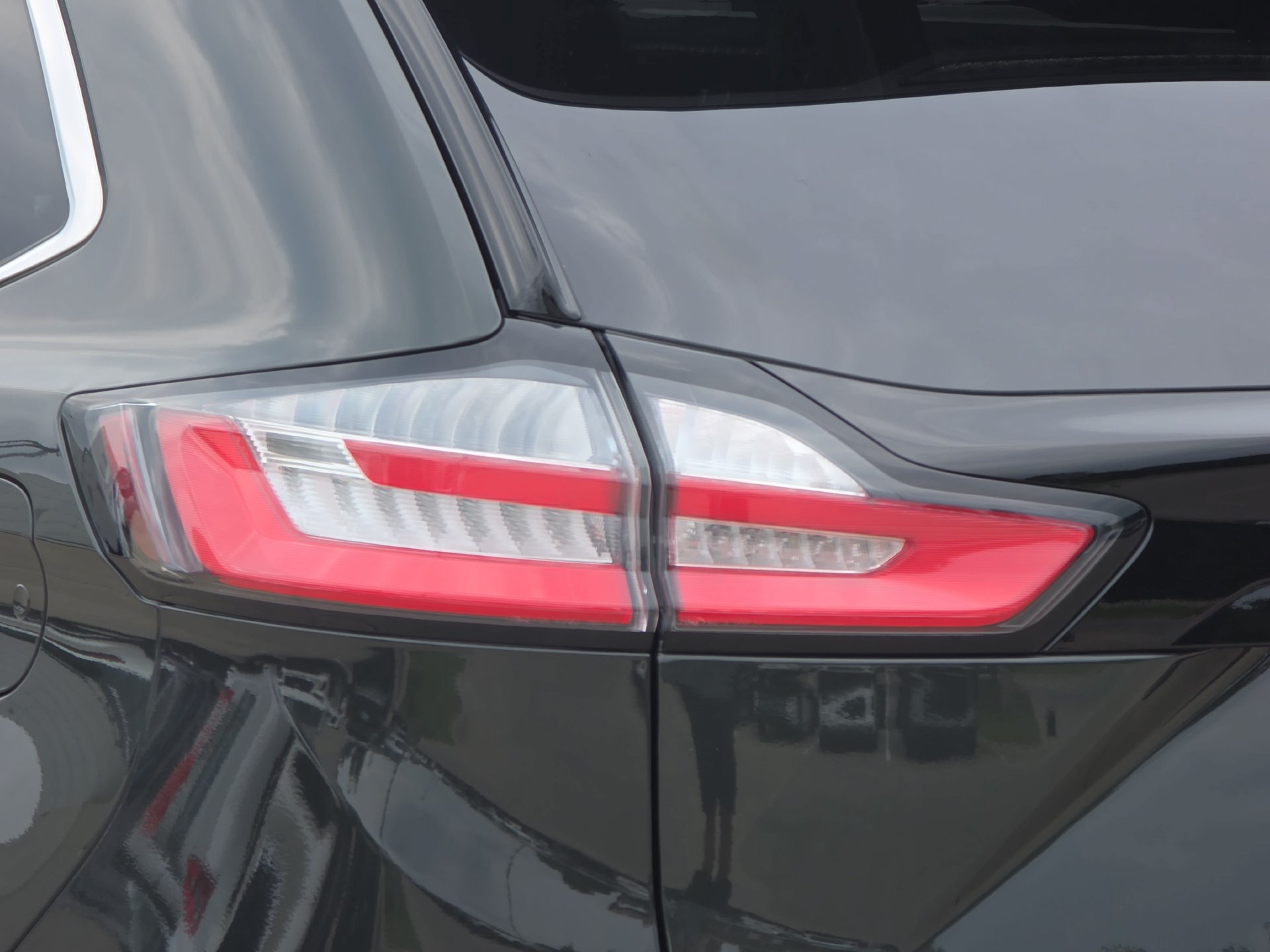 Used 2022 Ford Edge SEL w/ Convenience Package AWD/4WD image 32