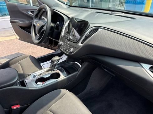 Used 2022 Chevrolet Malibu LS w/ Driver Confidence Package II FWD image 23