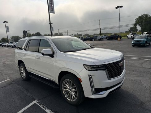 Used 2021 Cadillac Escalade Premium Luxury w/ Performance Package AWD/4WD image 3