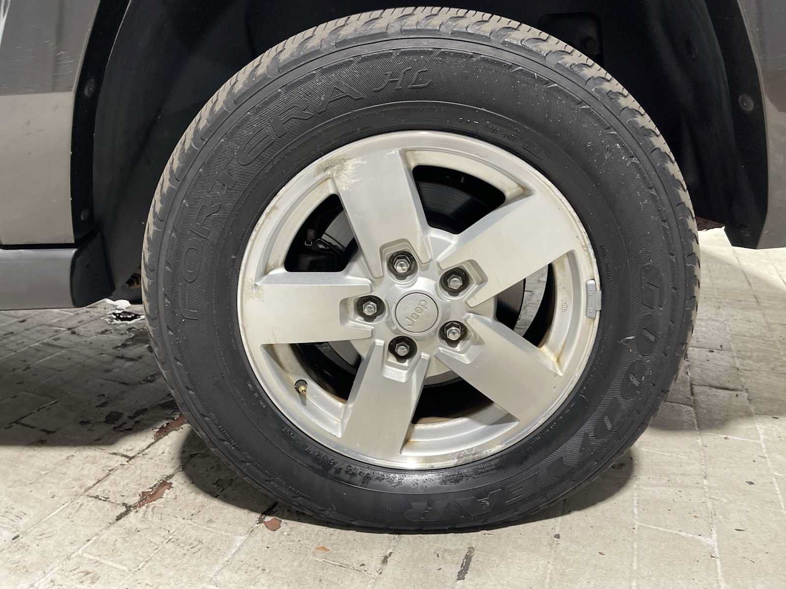 Used 2006 Jeep Commander 4WD image 8