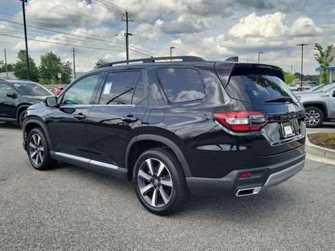 Certified 2024 Honda Pilot Touring image 6