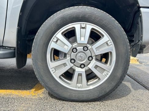 Used 2017 Toyota Tundra Platinum AWD/4WD image 13