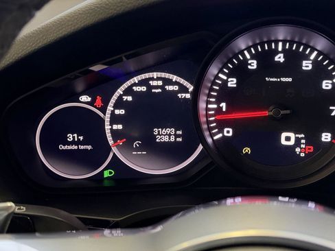 Used 2023 Porsche Cayenne Platinum Edition image 22