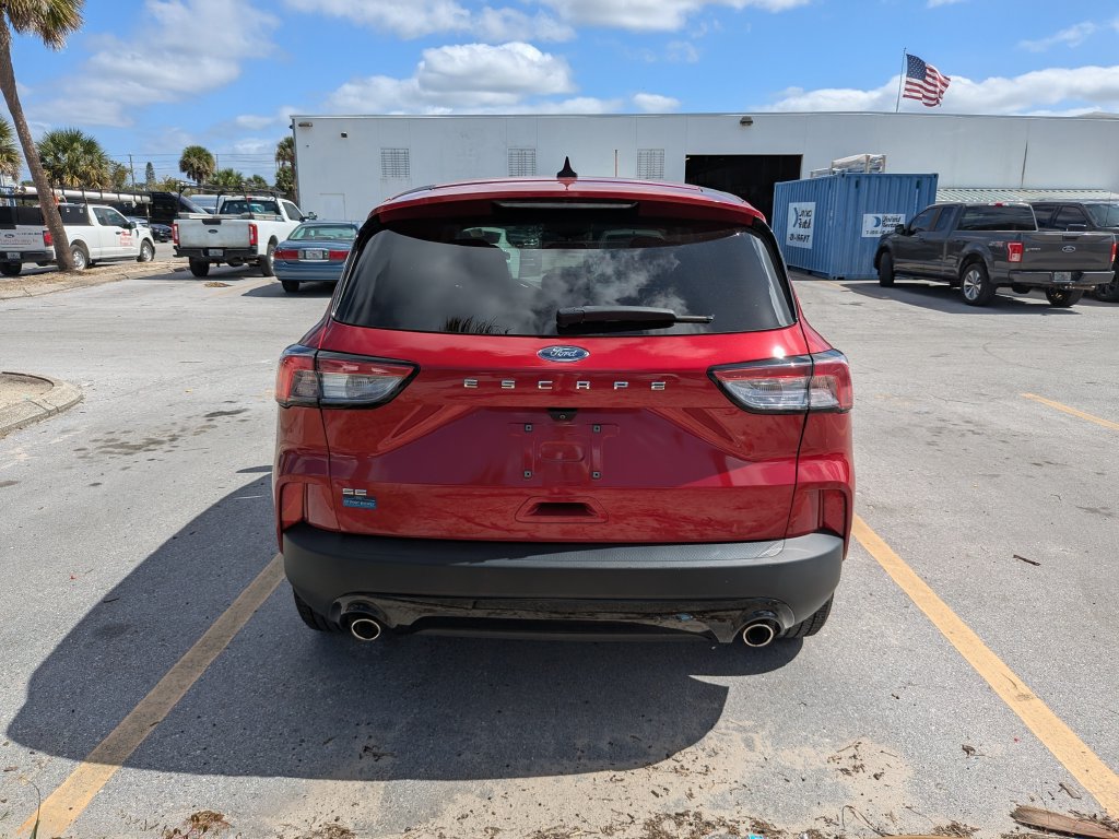Certified 2022 Ford Escape SE w/ SE Sport Appearance Package FWD image 12