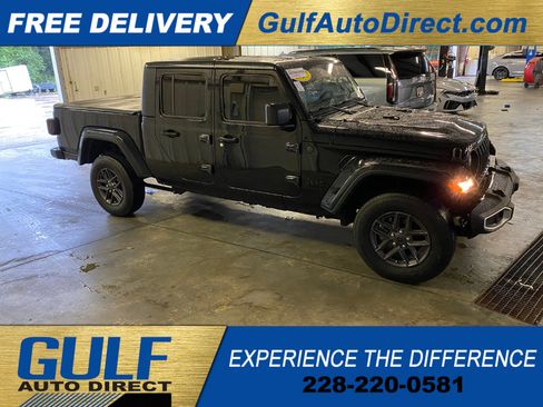 Used 2024 Jeep Gladiator Sport AWD/4WD image 5