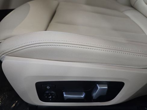 Used 2020 BMW 330i Sedan w/ Convenience Package image 28