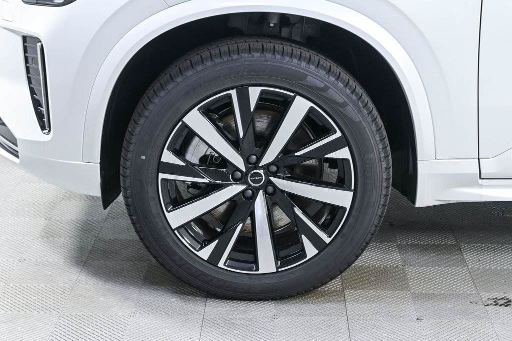New 2026 Volvo XC90 T8 Core w/ Protection Package AWD/4WD image 37