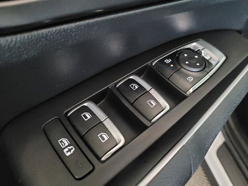 Used 2024 Kia Sorento S FWD image 27