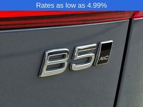 Certified 2023 Volvo XC60 B5 Plus w/ Climate Package image 33