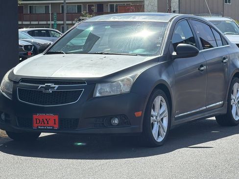 Used 2014 Chevrolet Cruze LTZ w/ Enhanced Safety Package FWD image 9