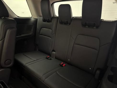 New 2026 Nissan Pathfinder Platinum AWD/4WD image 17