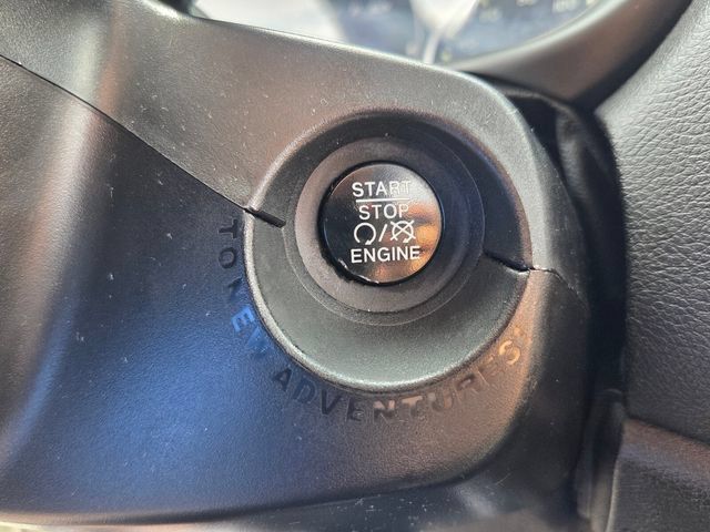 Used 2016 Jeep Renegade Latitude FWD image 27