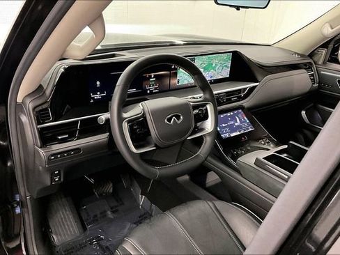 Used 2025 INFINITI QX80 Sensory AWD/4WD image 16