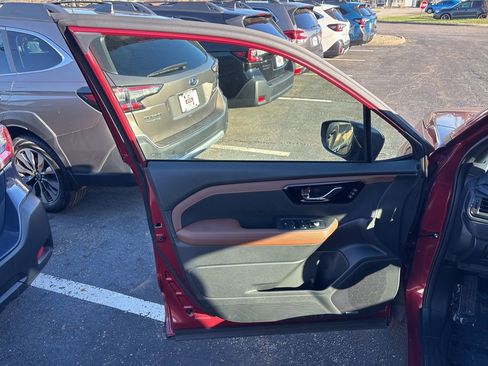 Used 2025 Subaru Forester Touring w/ Touring Package image 19