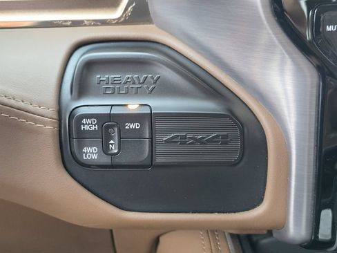 Used 2022 RAM 3500 Limited AWD/4WD image 32