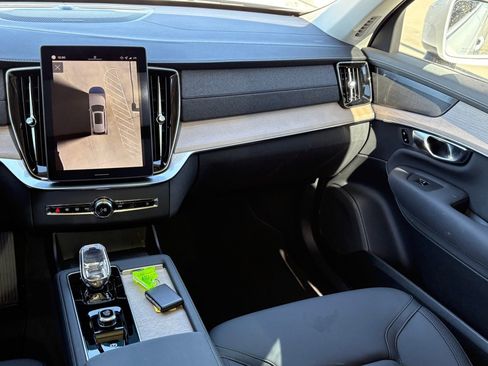 New 2026 Volvo XC90 B5 Plus w/ Protection Package Premier image 11