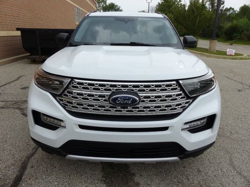 Used 2020 Ford Explorer XLT w/ Equipment Group 202A AWD/4WD image 14