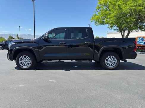 Used 2022 Toyota Tundra SR5 AWD/4WD image 4