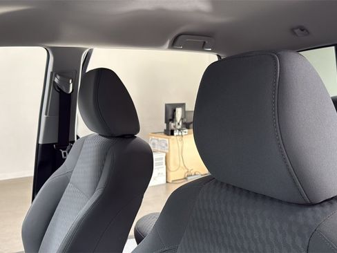 Used 2020 Toyota Tacoma SR5 image 13