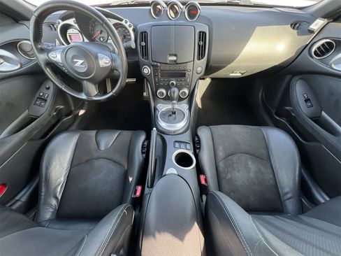 Used 2010 Nissan 370Z Touring w/ Sport Pkg image 16