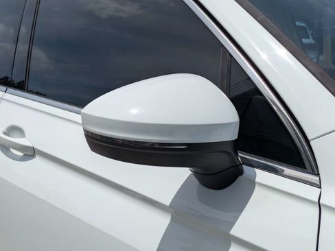 Used 2019 Volkswagen Tiguan SE FWD image 12