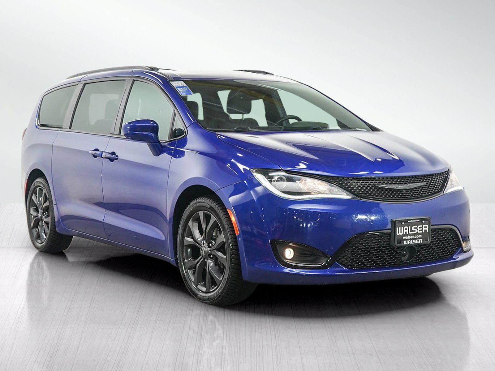 Used 2019 Chrysler Pacifica Touring-L Plus w/ Advanced Safetytec Group FWD image 7