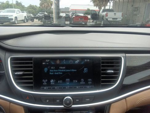 Used 2018 Buick LaCrosse Essence FWD image 25
