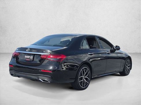 Used 2022 Mercedes-Benz E 450 4MATIC Sedan image 5