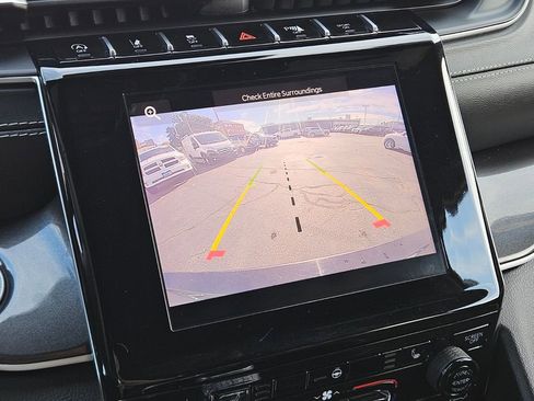 Used 2021 Jeep Grand Cherokee L Laredo image 22