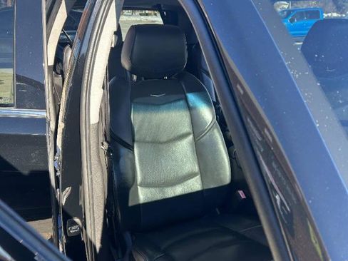 Used 2018 Cadillac Escalade Premium Luxury image 33