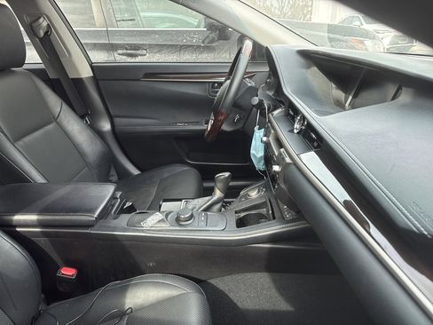 Used 2018 Lexus ES 350 w/ Premier Package image 10