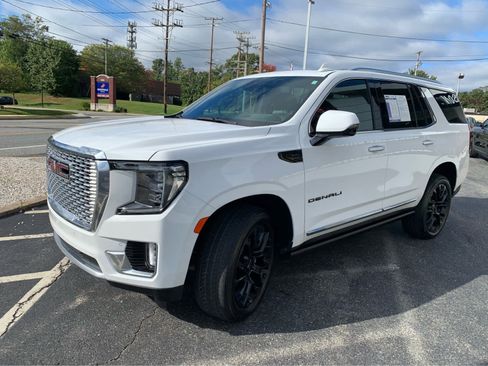 Used 2023 GMC Yukon Denali w/ Max Trailering Package image 2