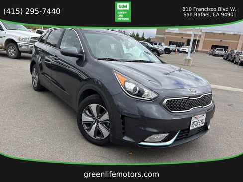 Used 2018 Kia Niro LX FWD image 2